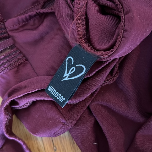 GUC Windsor Burgundy open back cut out lace plunge bodysuit - Picture 3 of 4